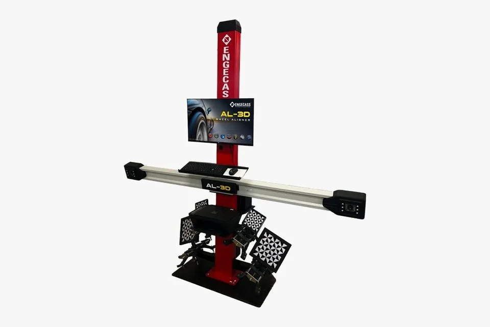 Alinhador 3D Engecass AL-3D com câmeras, monitor e alvos de roda